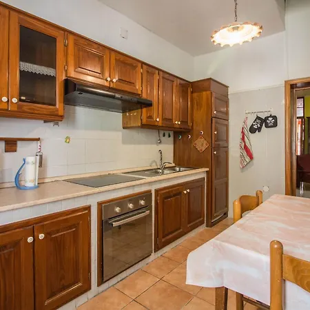 - Cozy House With Patio! شقة Ploaghe