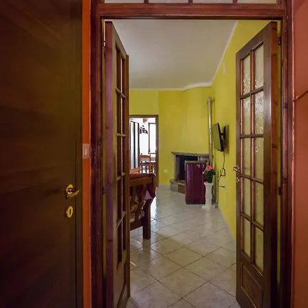 Guesthost - - Cozy House With Patio! *