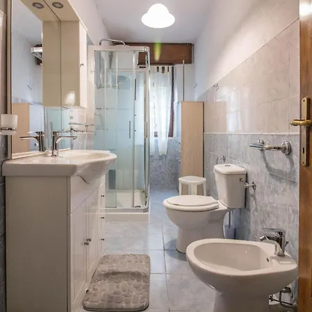 Apartment - Cozy House With Patio! Ploaghe